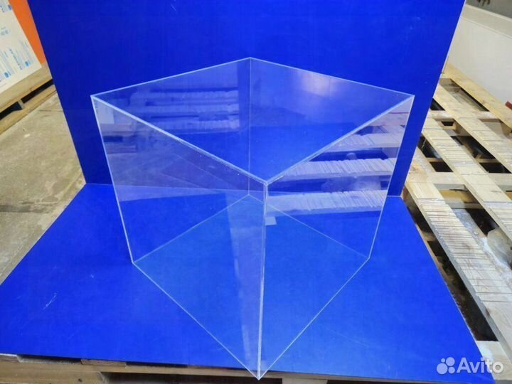 Боксы для магазина из оргстекла