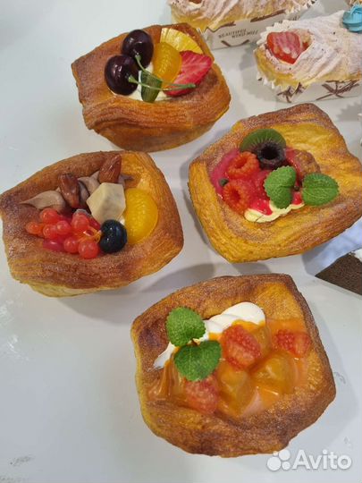 Декоративные искусственные фрукты и десерты, кексы