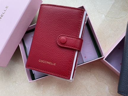 Новый кошелек Coccinelle красный