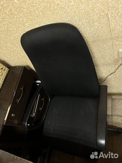 Стул кресло офисный на колесах