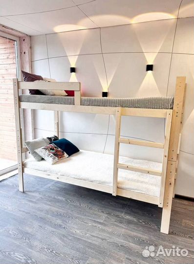 Двухъярусная кровать