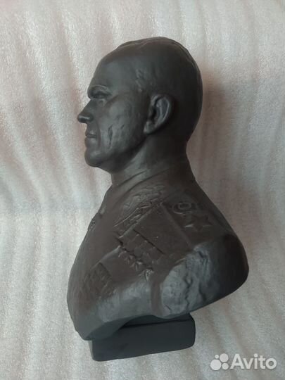 Бюст. Жуков