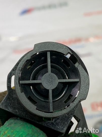 Пищалка правая Bmw 5 E39 M54 2000