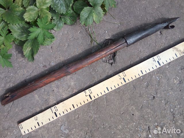 Старинное колесо от телеги