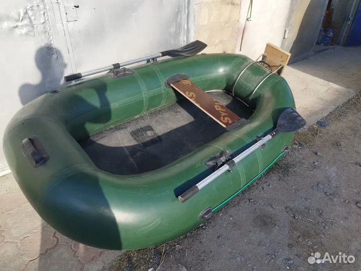 Лодка с мотором одноместная