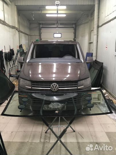 Лобовое стекло Volkswagen Transporter