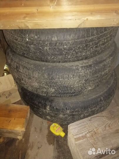 Yokohama 104ZR 215/70 R16