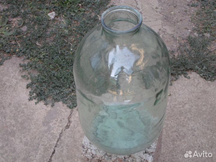 Продаю стеклянные бутыли СССР 10 л