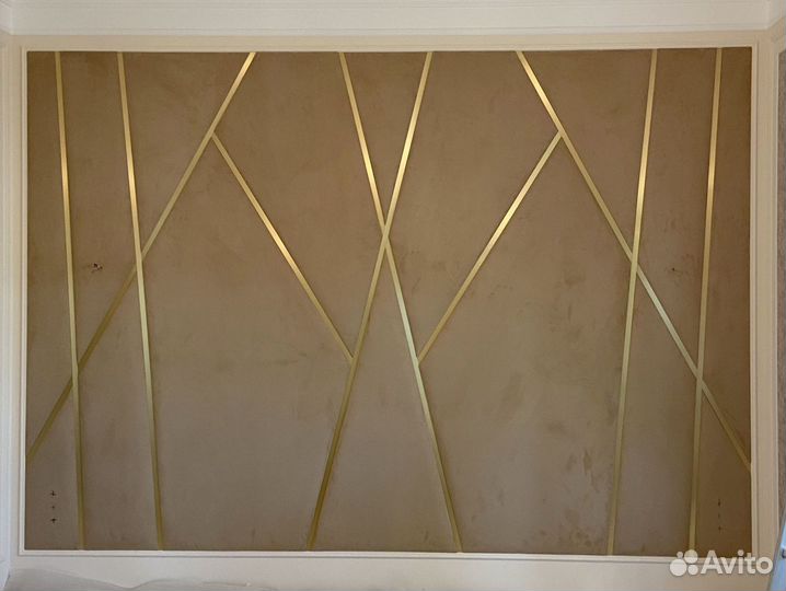 Мягкие панели для стен с латунным профилем