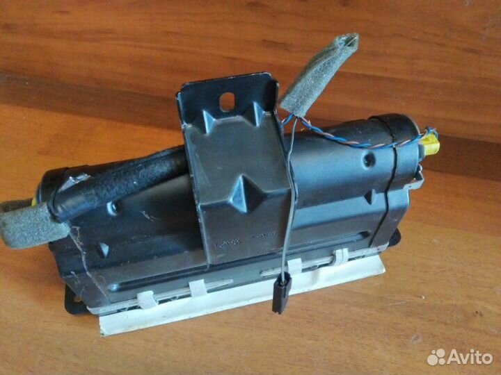 Подушка безопасности пассажирская (в торпедо)