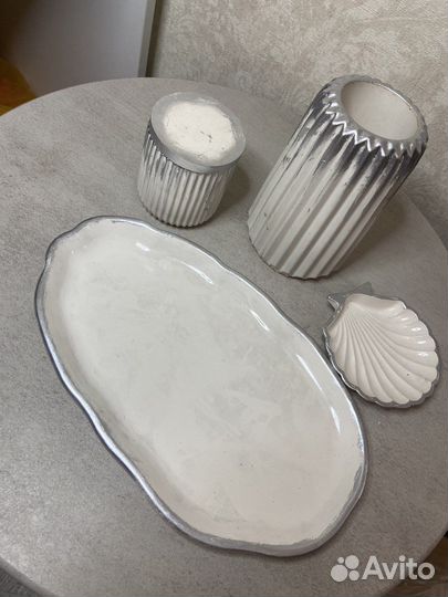 Набор ваза и поднос из гипса