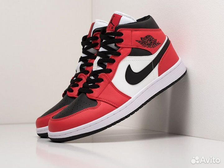 Кроссовки nike AIR jordan 1 MID