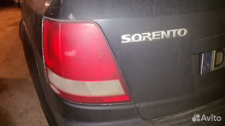 Фонарь задний левый kia sorento
