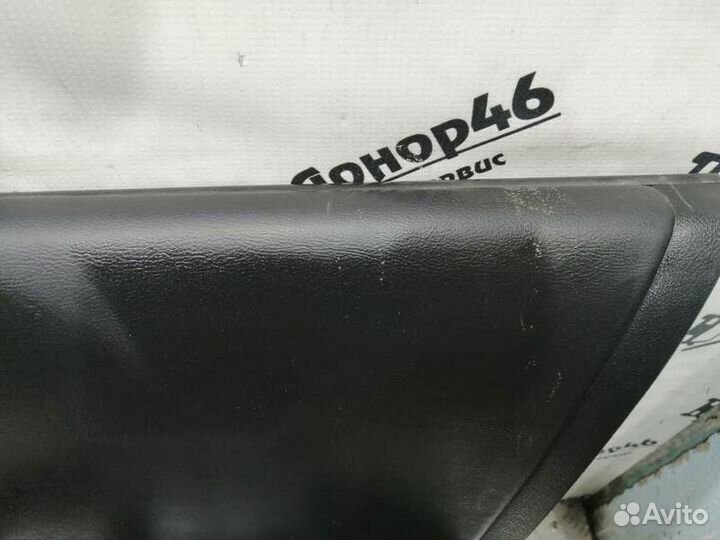 Обшивка передней правой двери Nissan Murano Z50