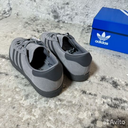 Кроссовки Adidas Originals Stadt новые 8,5UK