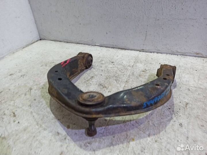 Рычаг передний левый верхний