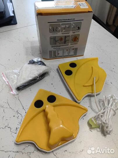 Магнитная щетка для мытья окон