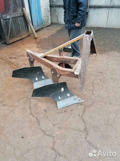 Плуг для тракторов