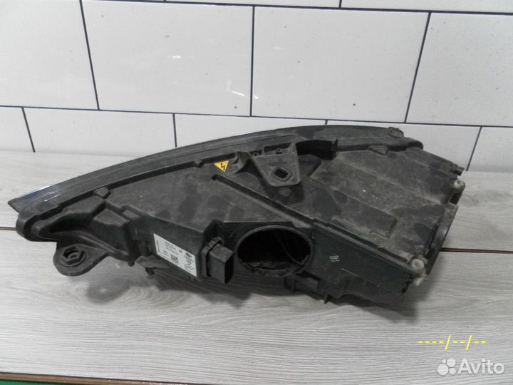 Фара правая audi A3 8V на запчасти
