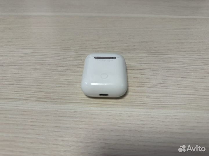 AirPods (1-го поколения)