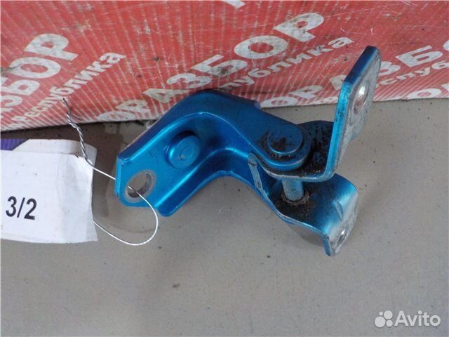 Петля двери верхняя задняя левая Mazda 3 BL Z6