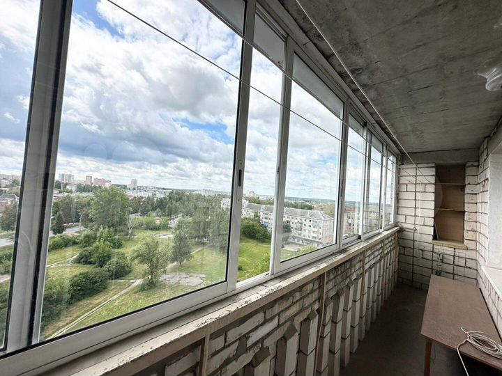 2-к. квартира, 50 м², 9/9 эт.