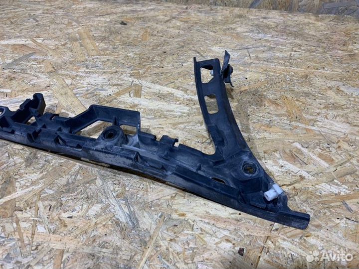 Кронштейн бампера задний правый Land Rover Range