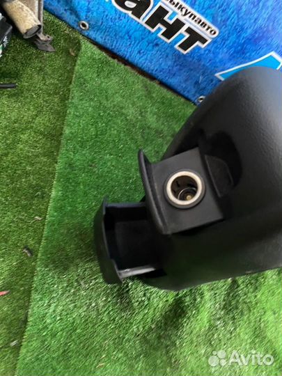 Подлокотник Opel Astra J универсал A16XER 2011