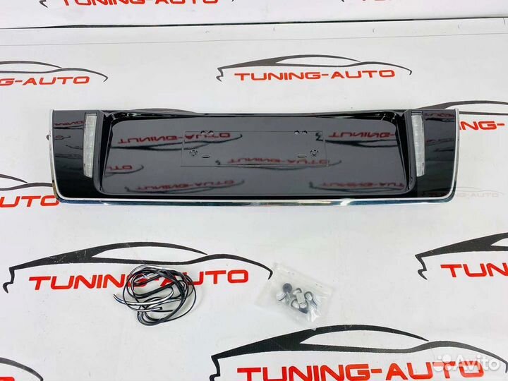 Накладка под номер на 5-ю дверь Lexus LX570 P9542