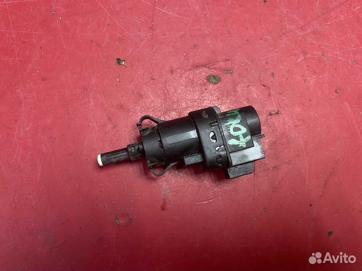 Датчик включения стоп сигнала Ford Focus 2 (CB4)