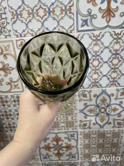 Бокалы для вина из цветного стекла