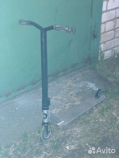 Трюковой самокат Duke 404