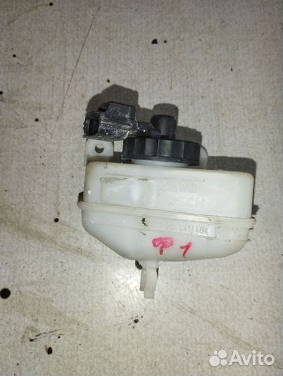 Бачок тормозной жидкости Ford focus I форд фокус 1