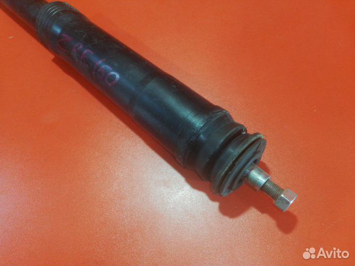 Амортизатор задний Toyota Corolla ZRE151 1ZR-FE