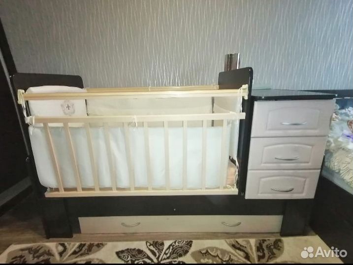 Детская кроватка трансформер с маятником
