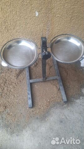 Подставка для кормления кошек и собак