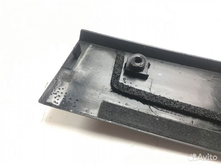 Молдинг двери задний левый Nissan Avenir PW11