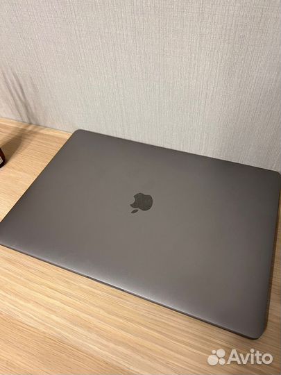 Apple MacBook Pro 16