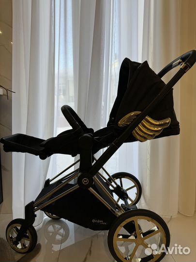 Cybex Priam IV коляска by Jeremy Scott с крыльями
