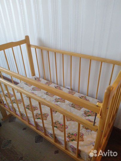 Детская кроватка