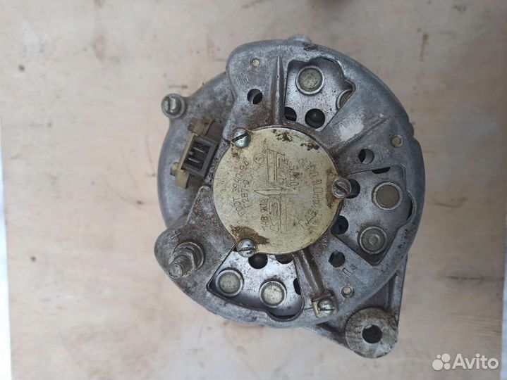 Генератор 14В 90А