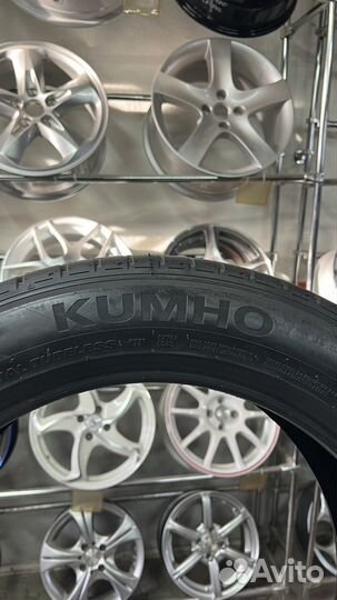 Kumho Ecsta PS71 215/55 R18 99V