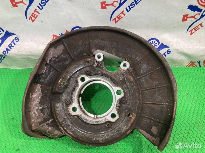 Кулак / цапфа задний правый Volkswagen Touareg NF