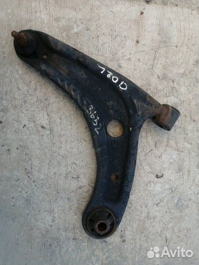 Рычаг передний левый Honda Fit GD1