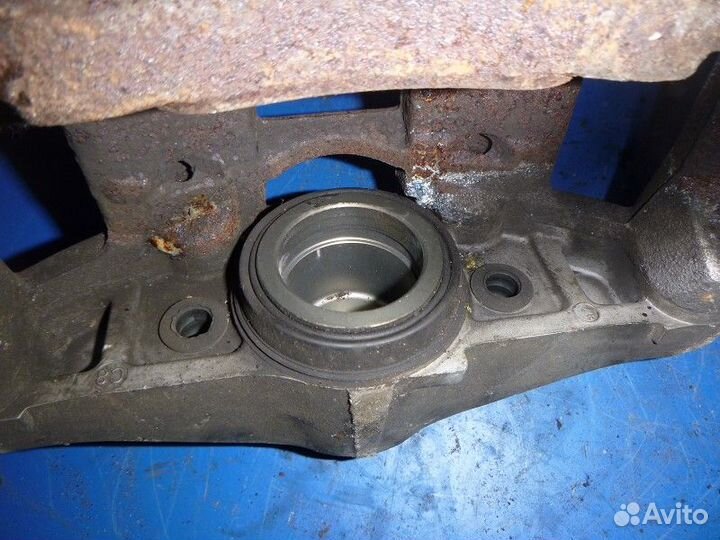 Суппорт передний левый audi A4 B7 2005-2007