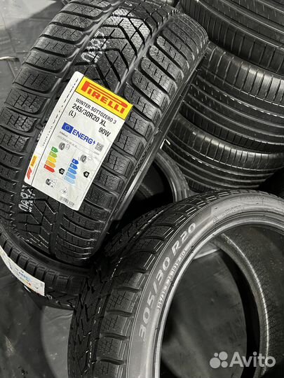 Pirelli Winter Sottozero 3 305/30 R20 и 245/30 R20 101W