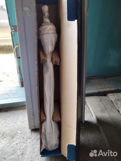 Правый передний привод колеса