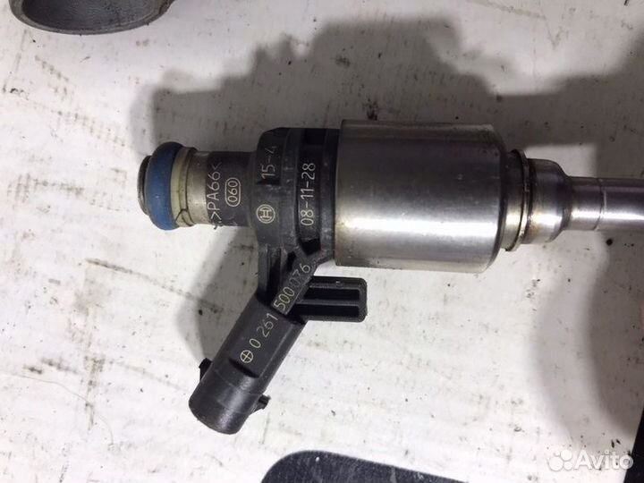 Форсунка топливная Audi A4 B8 2.0T cdnc 2009