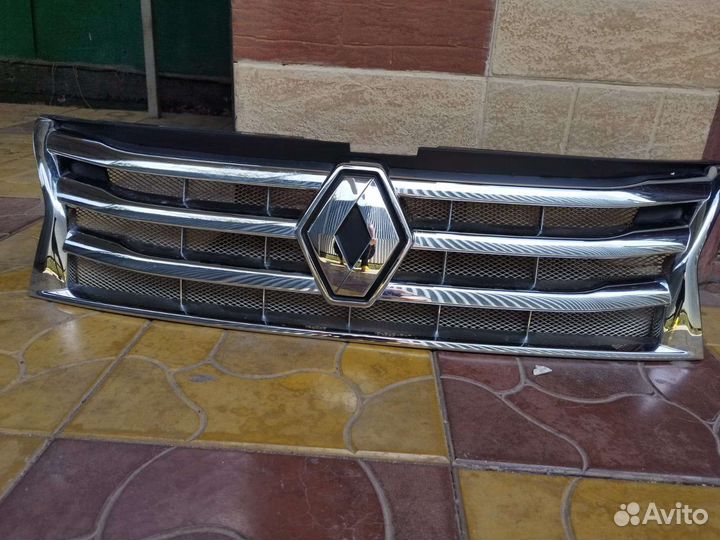 Решетка радиатора renault duster1 оригинал