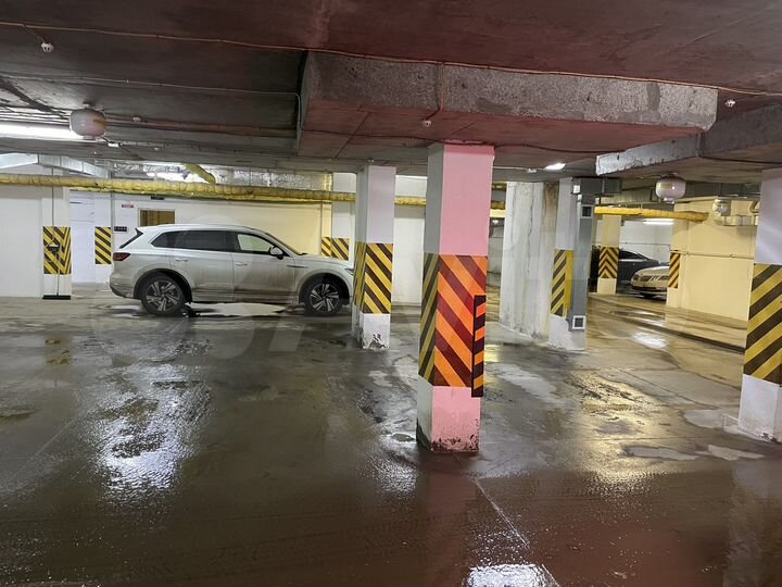 Машиноместо, 14 м²